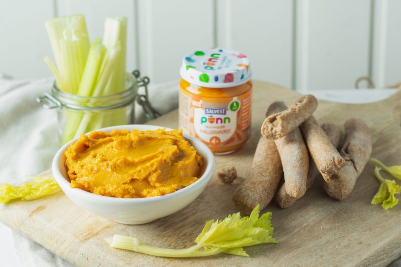 Porgandihummus ja kõrsikud