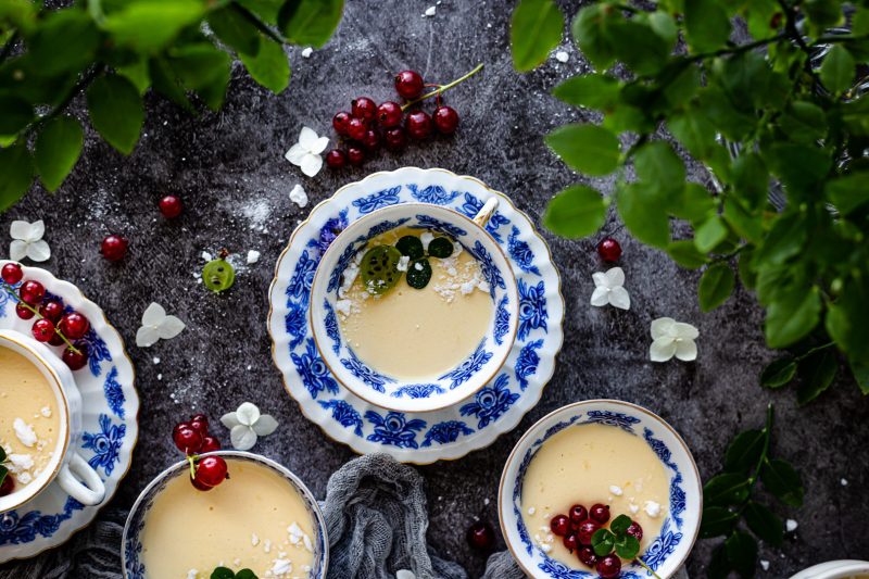 Kõige lihtsam panna cotta mangoga